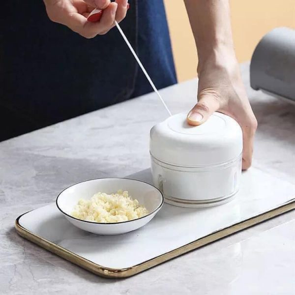 Dụng Cụ Xay Nhuyễn Tỏi Ớt Kéo Tay Đa Năng Nhựa (Màu Trắng).