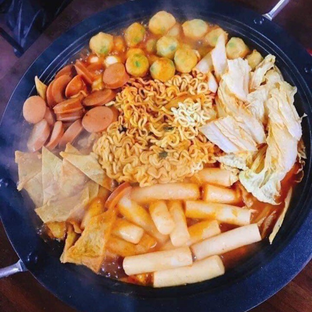 500g bánh gạo tokbokki +500g tok nhân phô mai Jofood+100g bột phô mai+100g sốt kèm 1 gói mì 110g