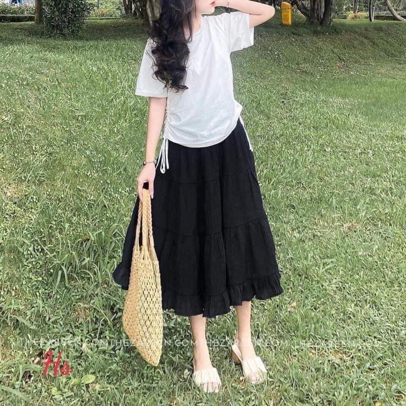 Set áo thun trắng rút dây hông + chân váy đen xoè qua gối đẹp dịu dàng