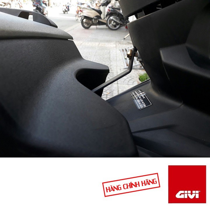 [CÔNG DỤNG] Pát Gắn Thùng Giữa Givi Cho Xe Exciter 2011 giúp bạn tiện lợi khi gắn thùng để những giấy tờ quan trọng