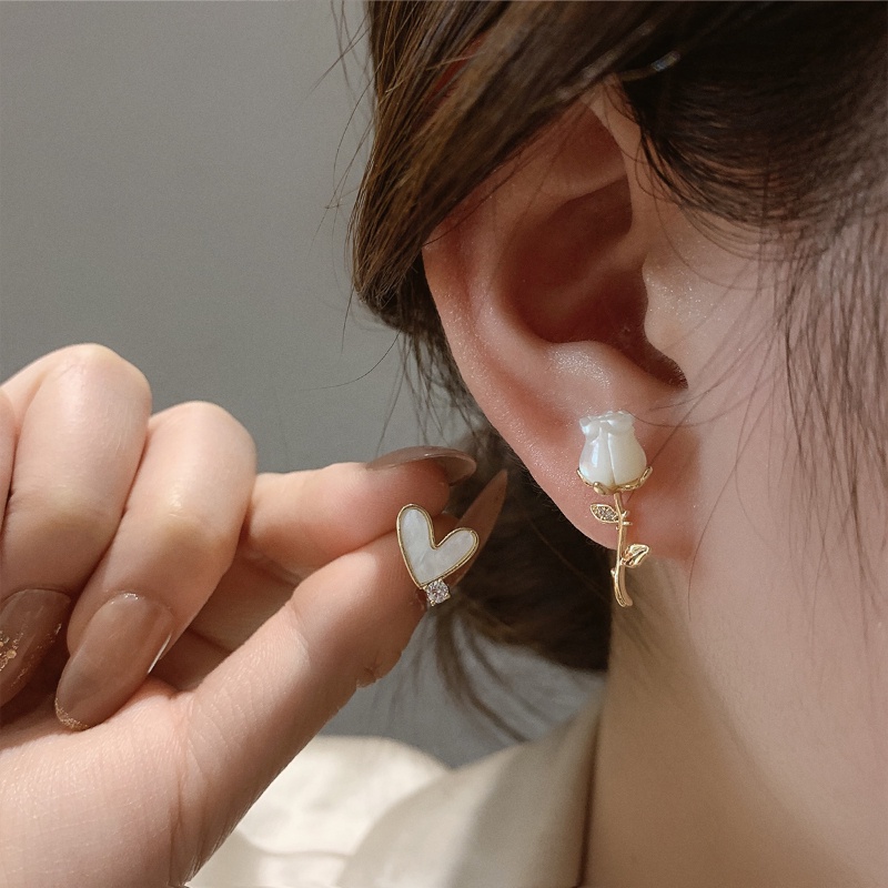 Bông Tai Hình Hoa Hồng Bằng Nhựa Resin Thời Trang Hàn Quốc Chất Lượng Cao