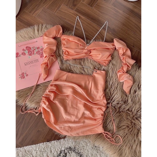 Set áo trễ vai kết đá + Chân váy rút dây