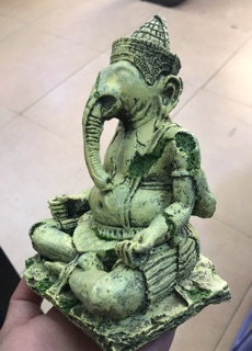 Tượng thần voi xanh