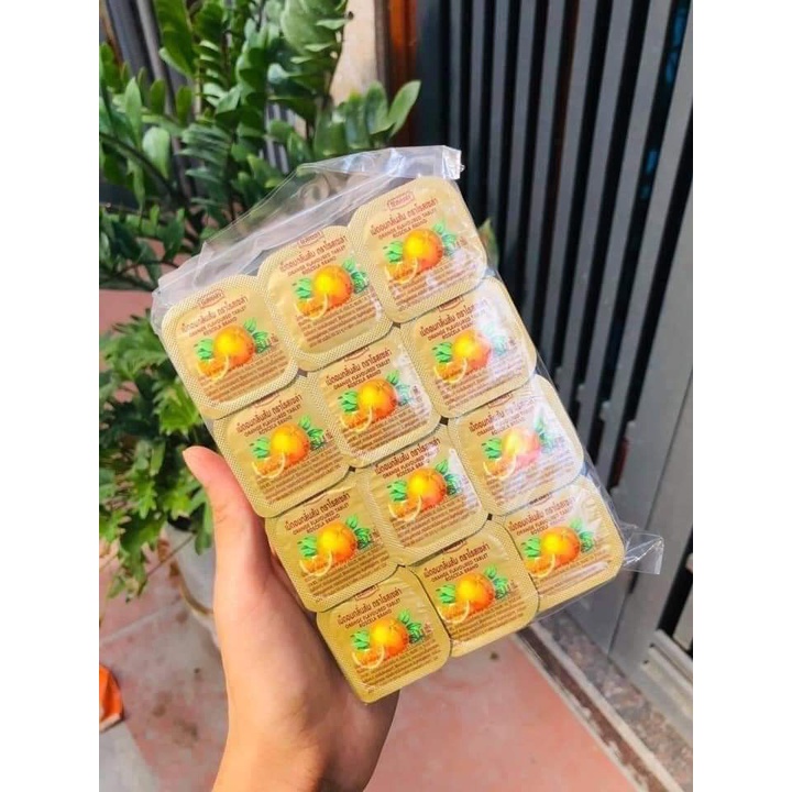 Kẹo ngậm C trái tim Thái Lan 1 vỉ 24 hộp