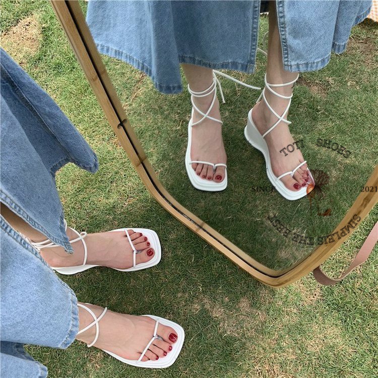 GIÀY ĐẾ XUỒNG TOTIIE SHOES - SANDAL NỮ ĐẾ BẰNG ULZZANG - GIÀY XỎ NGÓN QUAI MẢNH CHÉO DÂY S2112080 S2203090