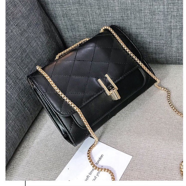 Túi Xách Chần Ô Dây Xích Khóa Xoay Ulzzang - RY123