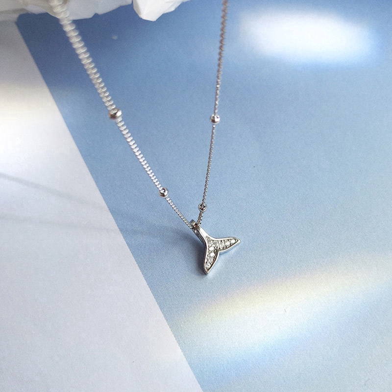 Vòng tay đính đá Zircon hình đuôi cá dành cho nữ