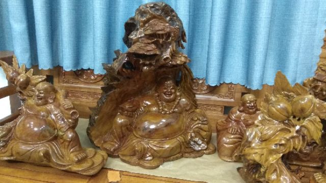 Tượng Phật Di Lặc, gỗ Xá Xị