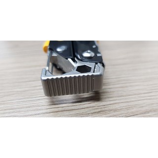 Dụng cụ đa năng Leatherman Signal