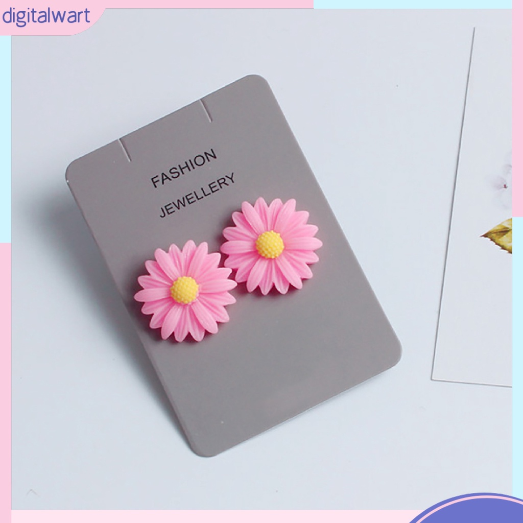 Đôi bông tai hình hoa cúc xinh xắn thời trang cho nữ
