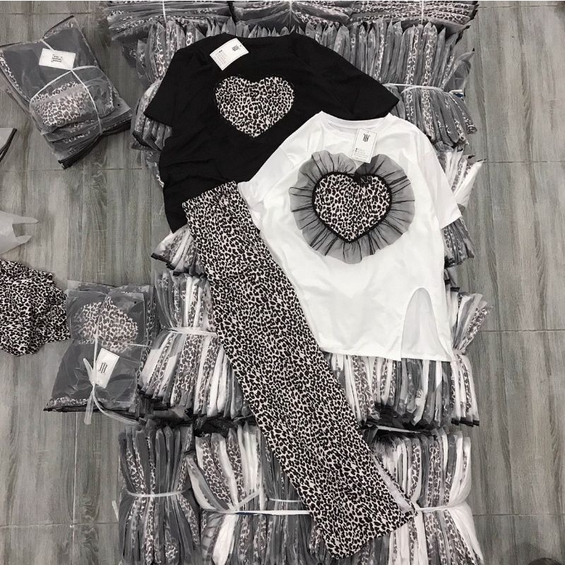 Set bộ mặc nhà họa tiết beo trái tim