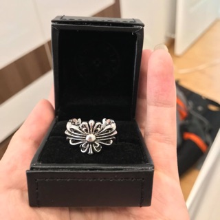 Nhẫn chrome hearts