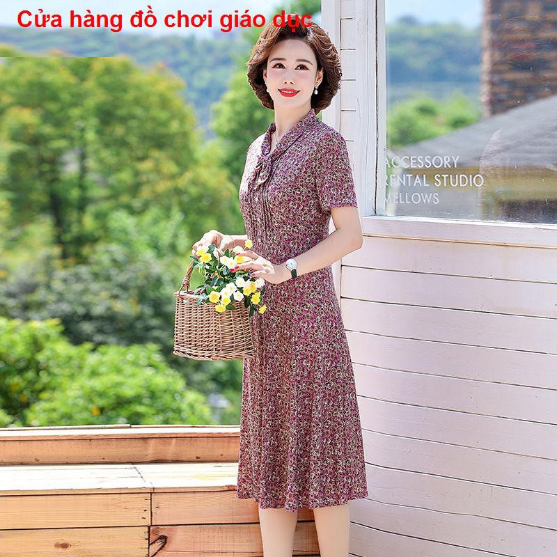 Phụ nữ trung niên và người cao tuổi Váy 50 kiểu phương Tây mẹ mùa hè giản dị giảm béo hoa dài