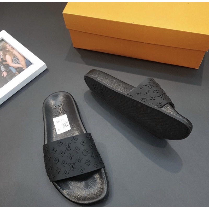 Dép da quai ngang có hoạ tiết dập chìm đế chống trơn, Dép thời trang trẻ trung phong cách đơn giản btshop từ 38 đến 42