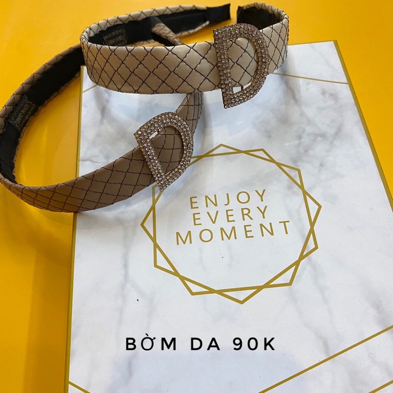 Bờm vải, bờm da đính nơ