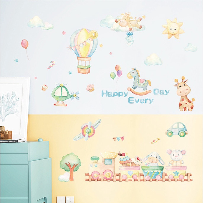 Decal trang trí tường - Đoàn tàu bánh kẹo và những người bạn