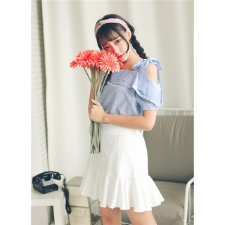 Áo trễ vai kẻ xanh