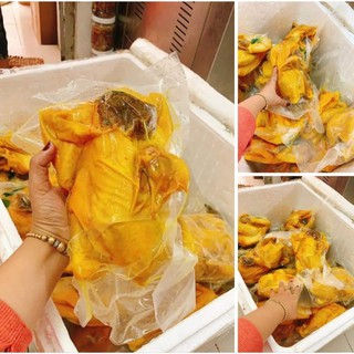 Gà ủ muối nguyên con