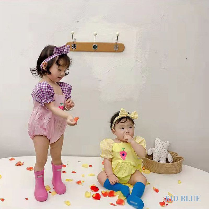 Bộ Áo Liền Quần Tay Phồng Họa Tiết Kẻ Sọc Màu Sắc Tương Phản Kèm Băng Đô Xinh Xắn Cho Bé Gái