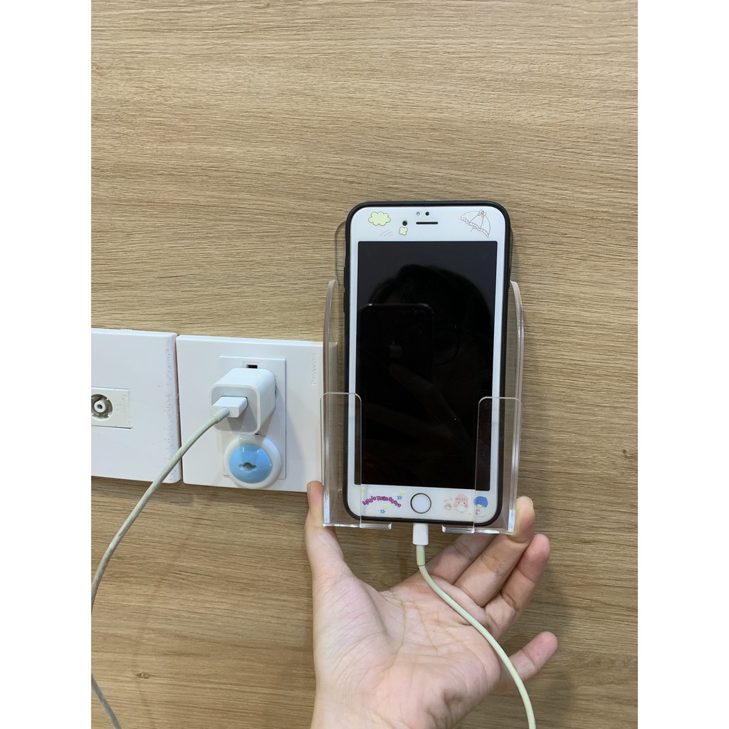 Hộp mica treo tường chuyên dùng đựng điện thoại đang sạc pin