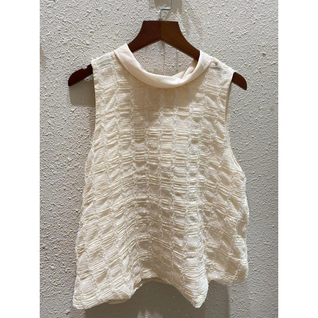 TUBYCATU | Áo sát nách kem ren bi cổ lọ