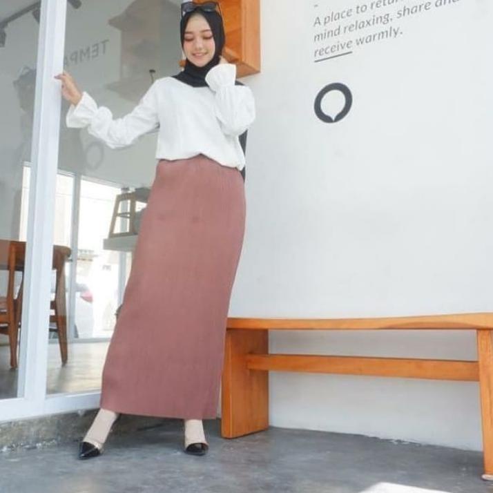 ½ Chân Váy Xếp Li Đan Len Phong Cách span