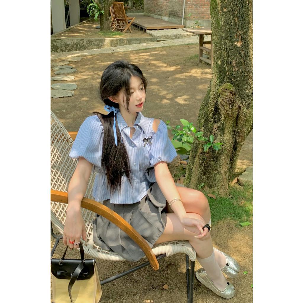 「 WELOVE1 」Áo Sơ Mi Búp Bê Tay Ngắn Bồng Kẻ Sọc Màu Xanh Dương Phối Nút Thắt Nơ Phong Cách Hàn Quốc Giản Dị Dành Cho Bạn Nữ