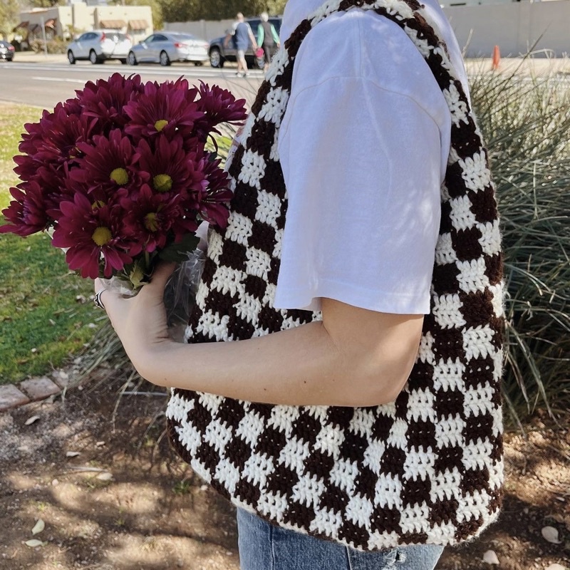 CHECKERED TOTEBAG. TÚI LEN MÓC SIZE L