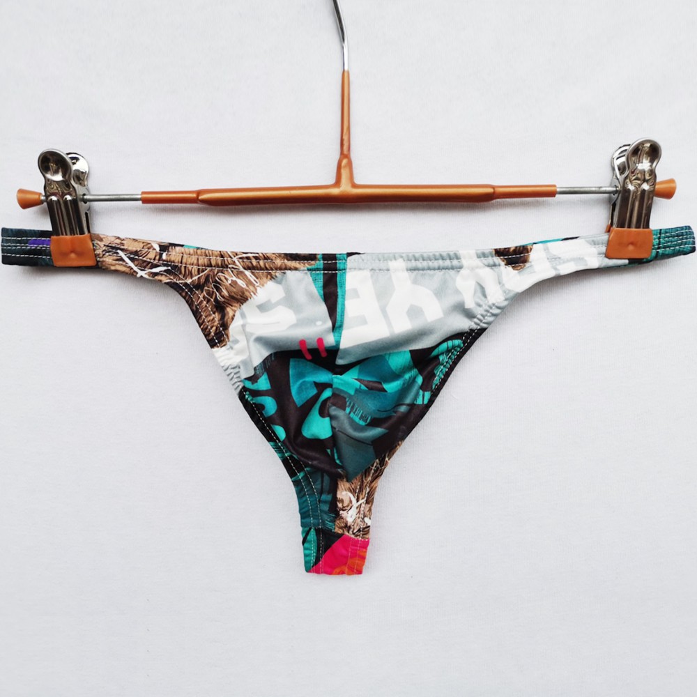 Quần Lót Nam Lọt Khe In Chữ Gợi Cảm Lưng