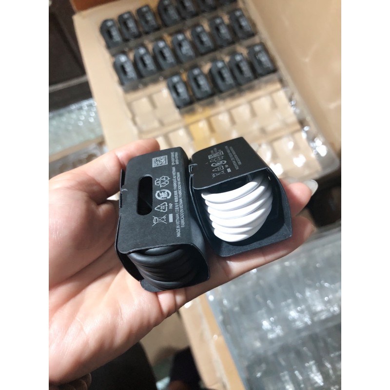 Cáp typec đen trắng