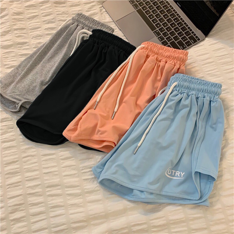 [HOT TREND] Quần Đùi Nữ Xẻ UTRY, Quần Short Unisex Siêu Mát, Siêu Nhẹ, Thấm Mồ Hôi Cực Tốt