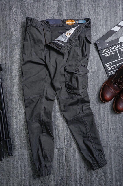 Quần jogger kaki túi hộp