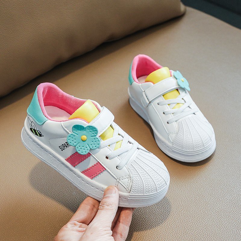 Giày Sneaker Phối Hoa Xinh Xắn Dành Cho Bé Gái