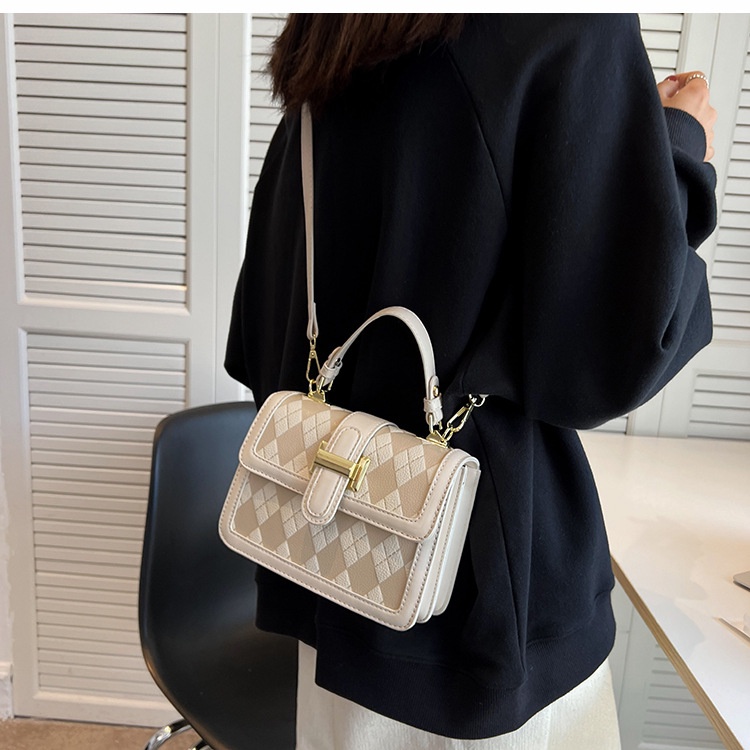 Túi đeo vai IELGY hình vuông cỡ nhỏ họa tiết dập nổi thời trang cho nữ