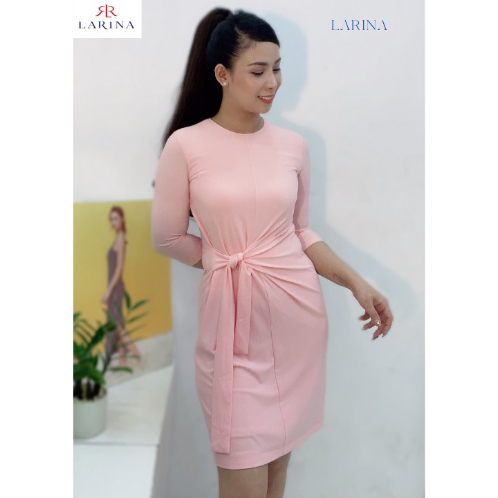 Đầm Nữ Công Sở Dáng Ôm Hơi Xòe Chữ A Tay Lỡ Cột Nơ Eo Màu Hồng Pastel LARINA - Z09