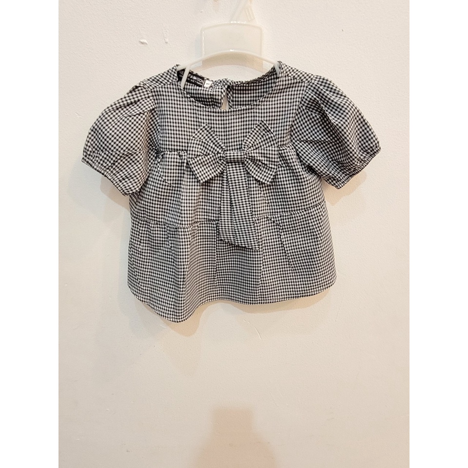 ÁO CARO ĐÍNH NƠ NGỰC CHO BÉ GÁI