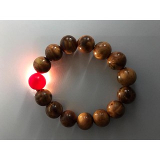Vòng đeo tay phong thủy gỗ huyết long 10 Ly