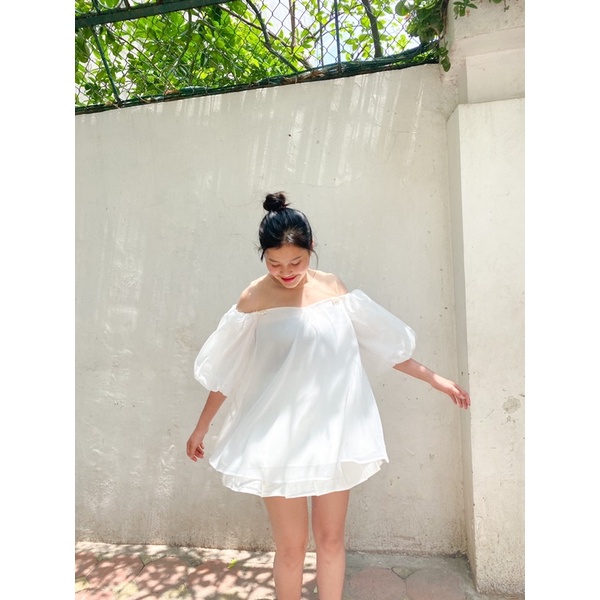 Áo trễ vai tay bồng đính ngọc