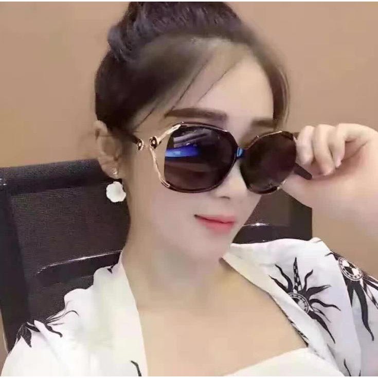 Kính mát nữ thời trang cao cấp nhiều màu tặng kèm hộp đựng MK04