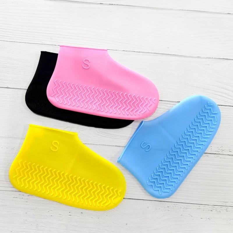 Bọc giày Silicon đàn hồi đi mưa siêu tiện lợi chọn màu và size | BigBuy360 - bigbuy360.vn