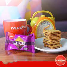 Bánh Quy Kẹp chocola - đậu Phộng Munchy's Lexus Malaysia Hộp 150gr