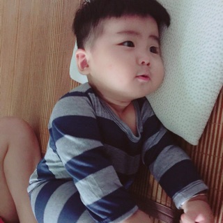 Combo 8 bộ cotton kẻ cho bé chỉ 200k