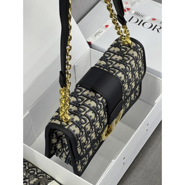 TÚI THỔ CẨM MONTAIGNE SIZE 24cm