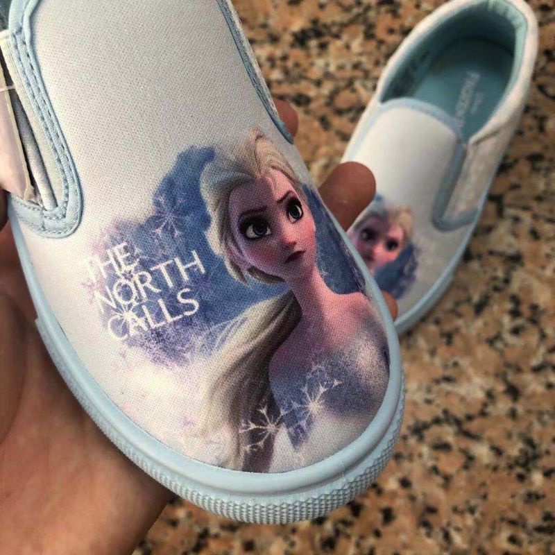 Giày xuất dư cho bé