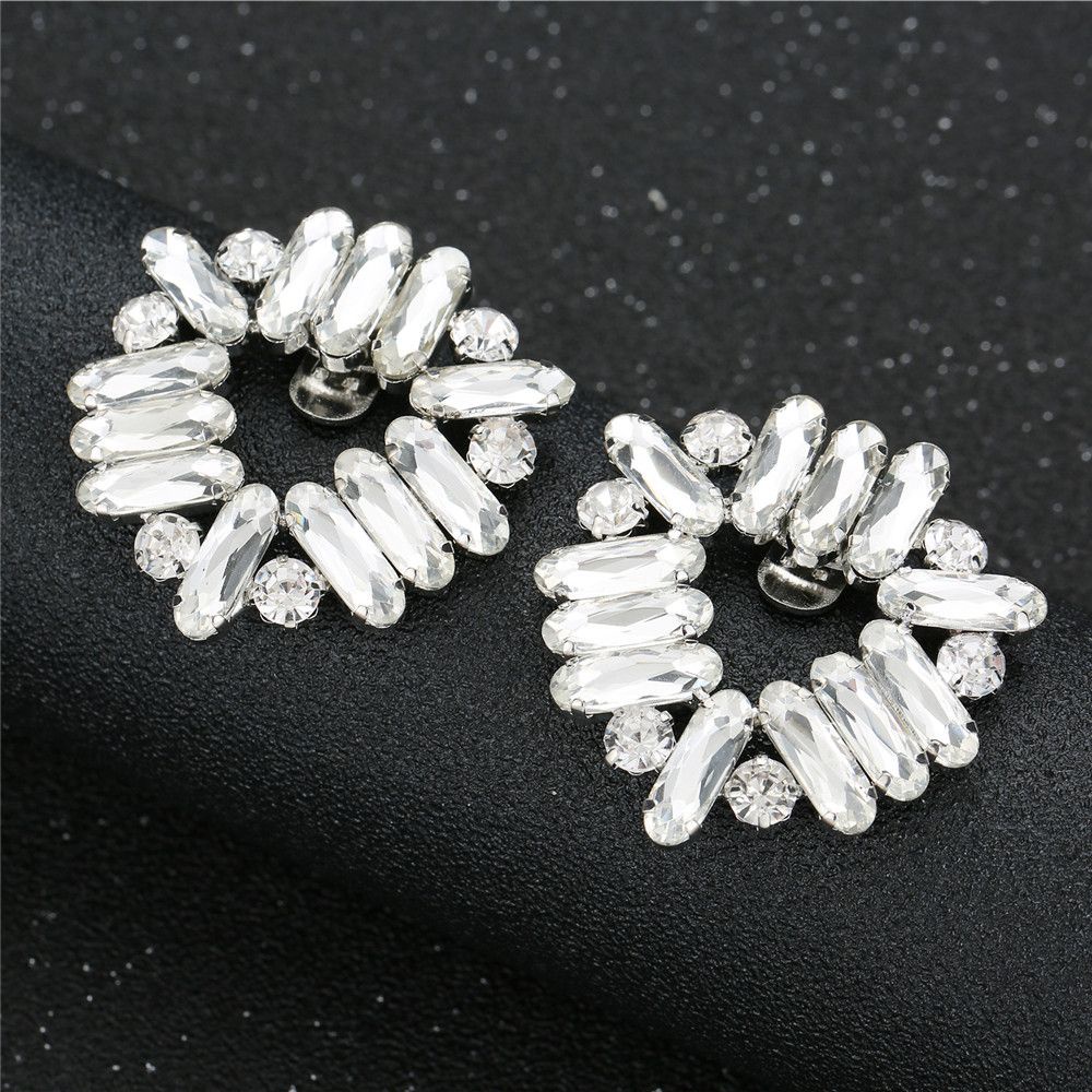 Set 2 món phụ kiện trang trí giày hình hoa bằng vải lụa xinh xắn