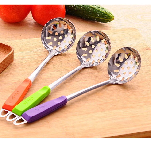 Muôi thủng múc trân châu miệng 5.7cm và dài 24cm, chất liệu thép không rỉ an toàn