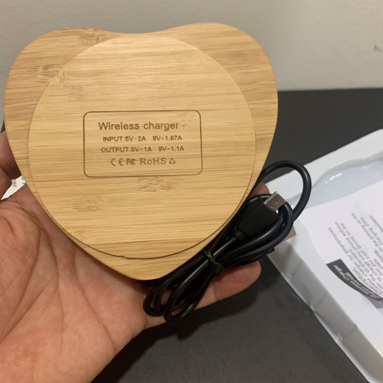 Đế sạc nhanh không dây FANTASY Wireless Charger vỏ bọc bằng TRE cao cấp, công suất 10W-(Mã SA20)