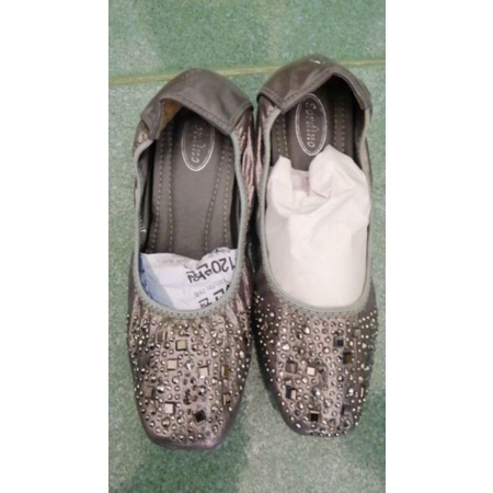 Giầy si cho khách