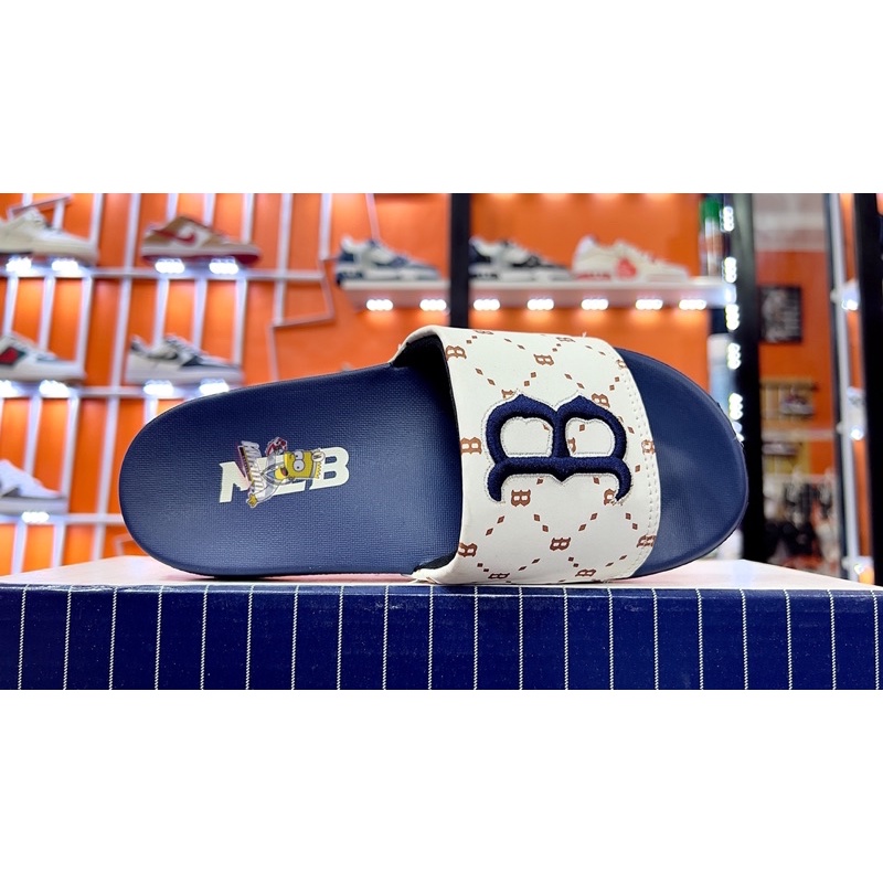 DÉP QUAI NGANG CHỮ B MÀU XANH ĐEN