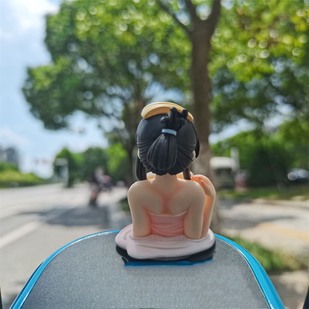 Búp bê ngực bự rung nẩy Kanako trang trí ô tô xe điện xe máy, đồ chơi mô hình búp bê trang trí xe